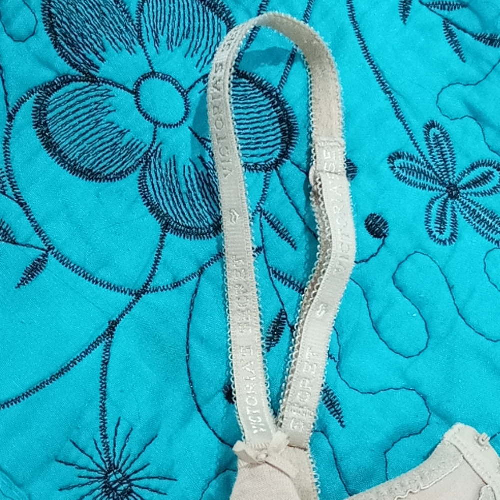Bra - Picture 2 of 3